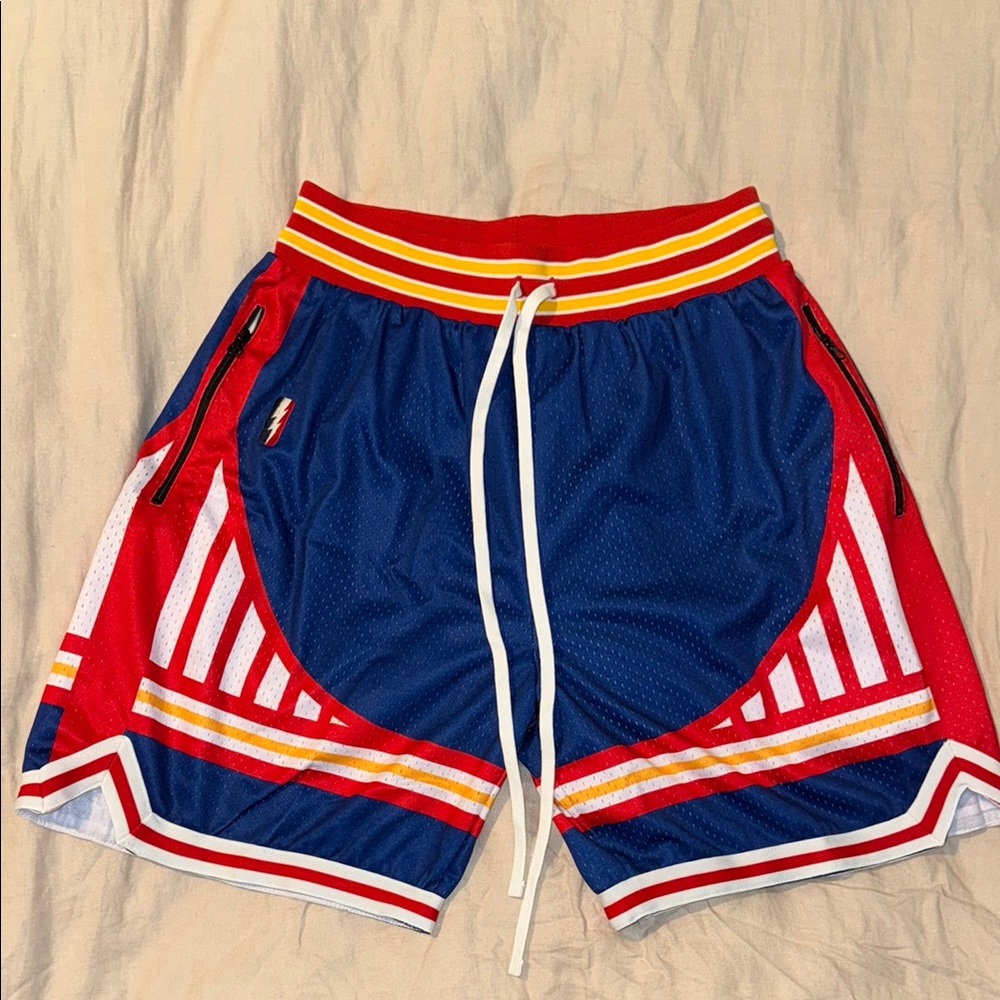 Collect and Select Men’s shorts size large Bay Area Warriors Dubs